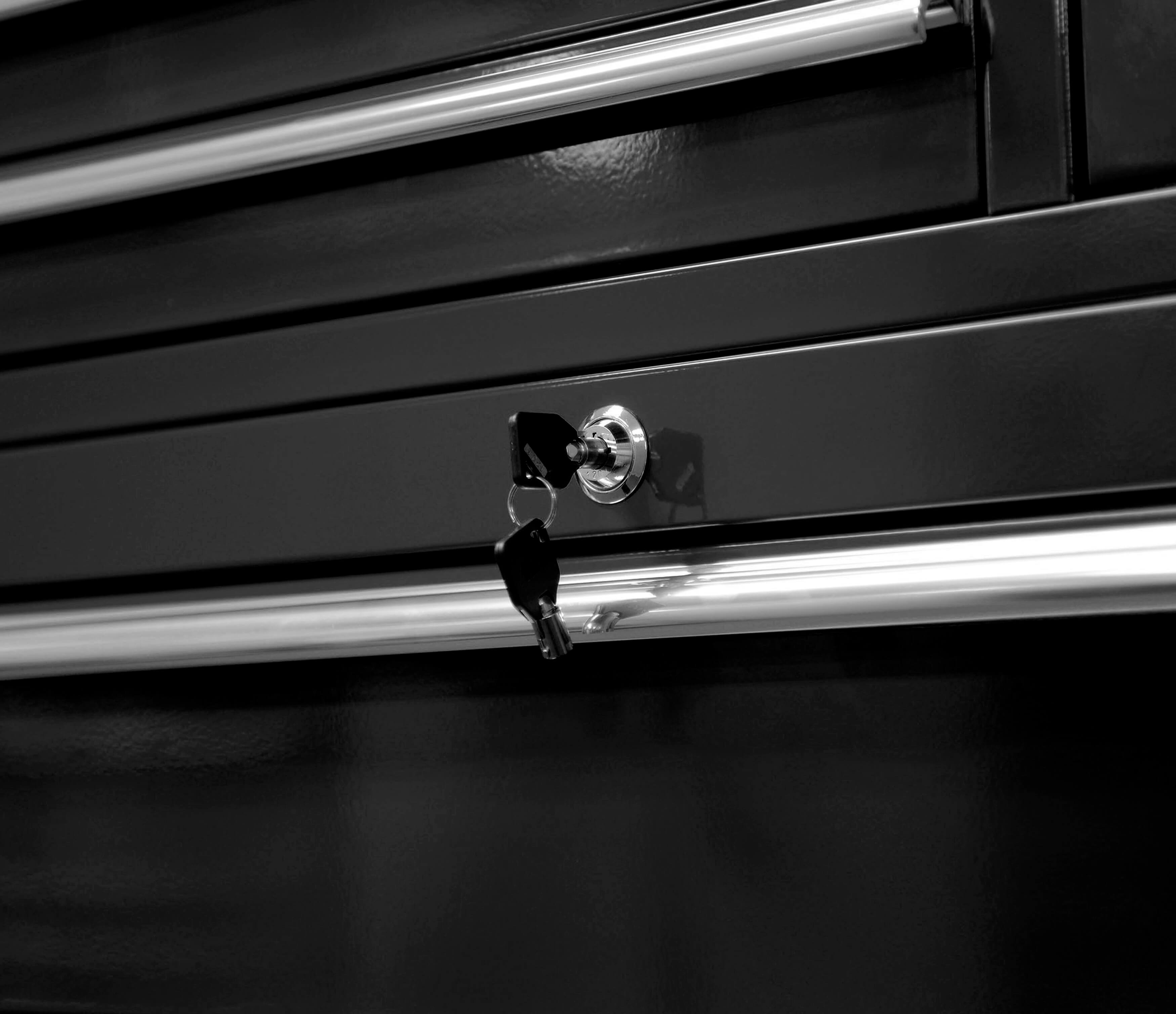 Extreme Tools® 41" 11 Drawer Standard Roller Cabinet