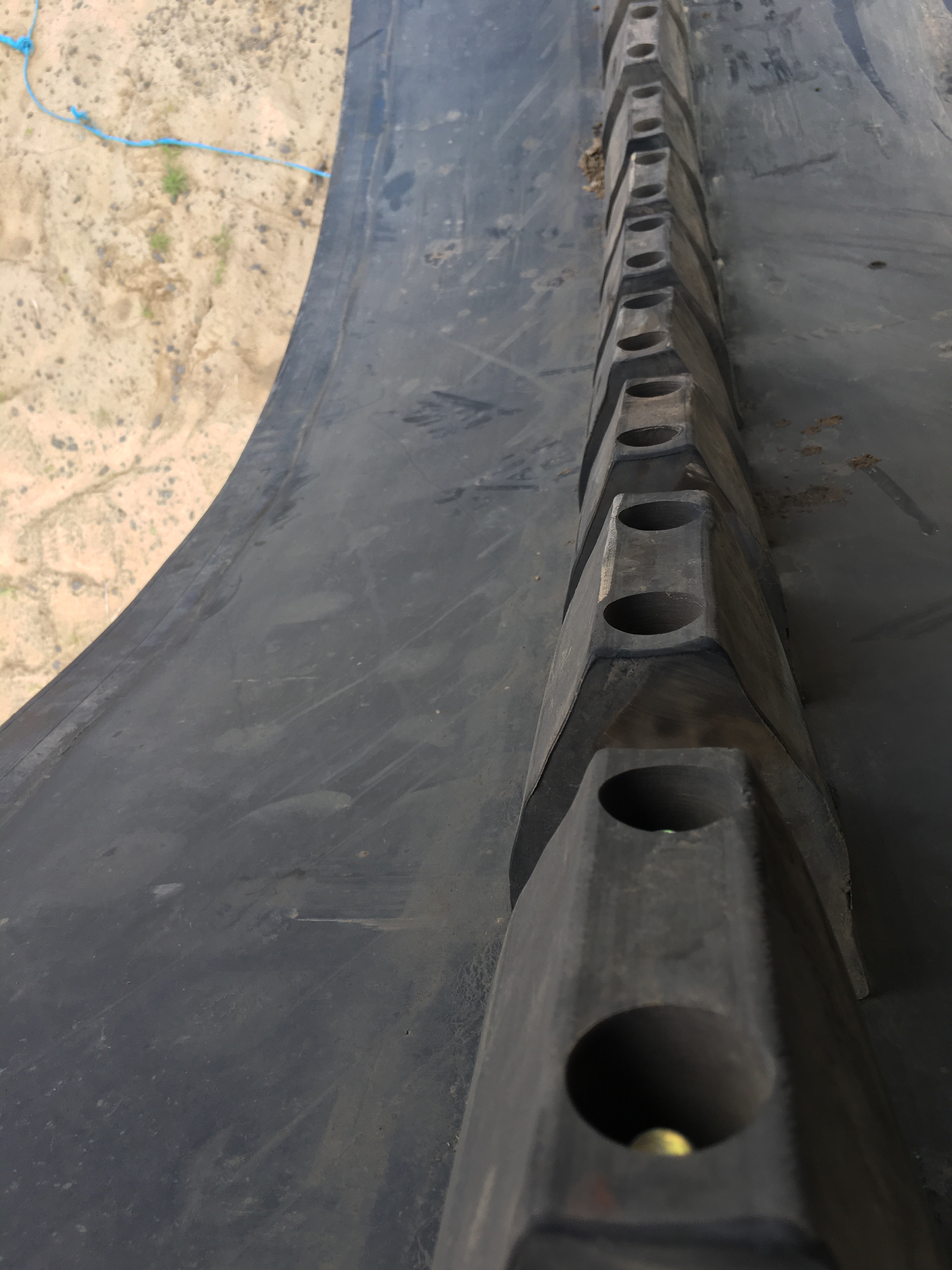 Camoplast Used 30" Cat Challenger 65-95 Track