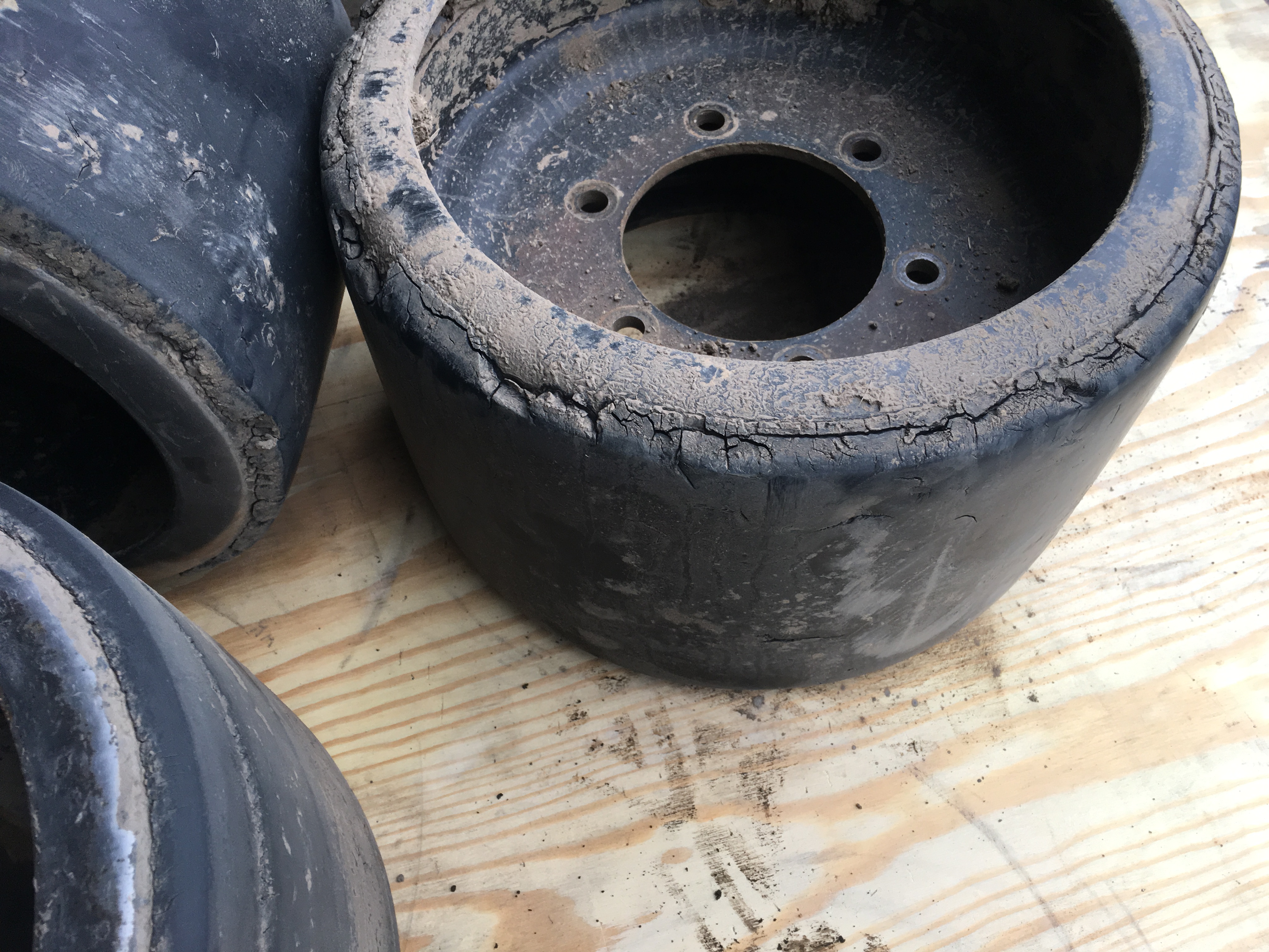 (image for) Used Cat Challenger 65-95 Midroller Wheels - Click Image to Close