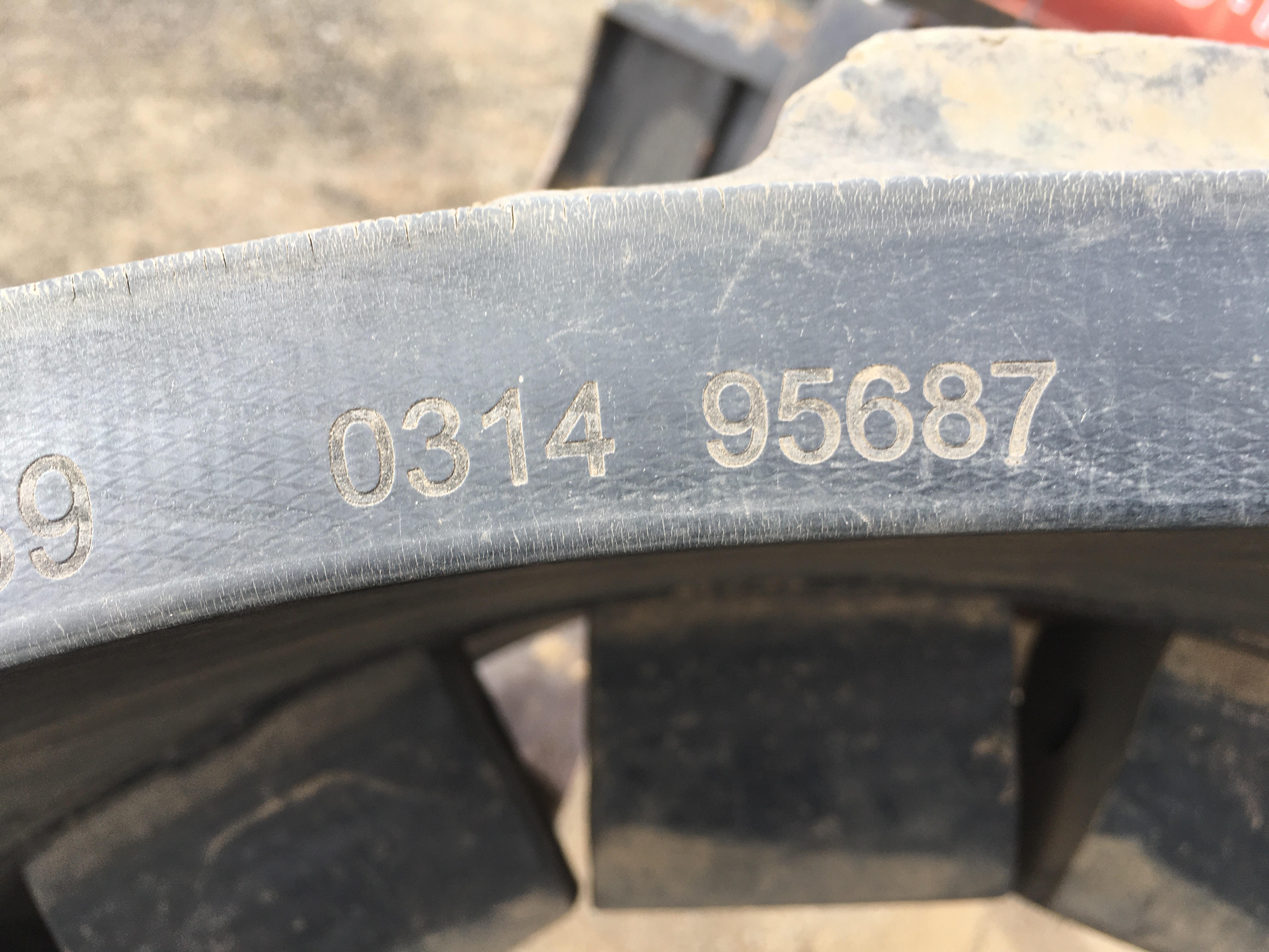 (image for) Yieldmaster Used 25" Agco MT700 track - Click Image to Close