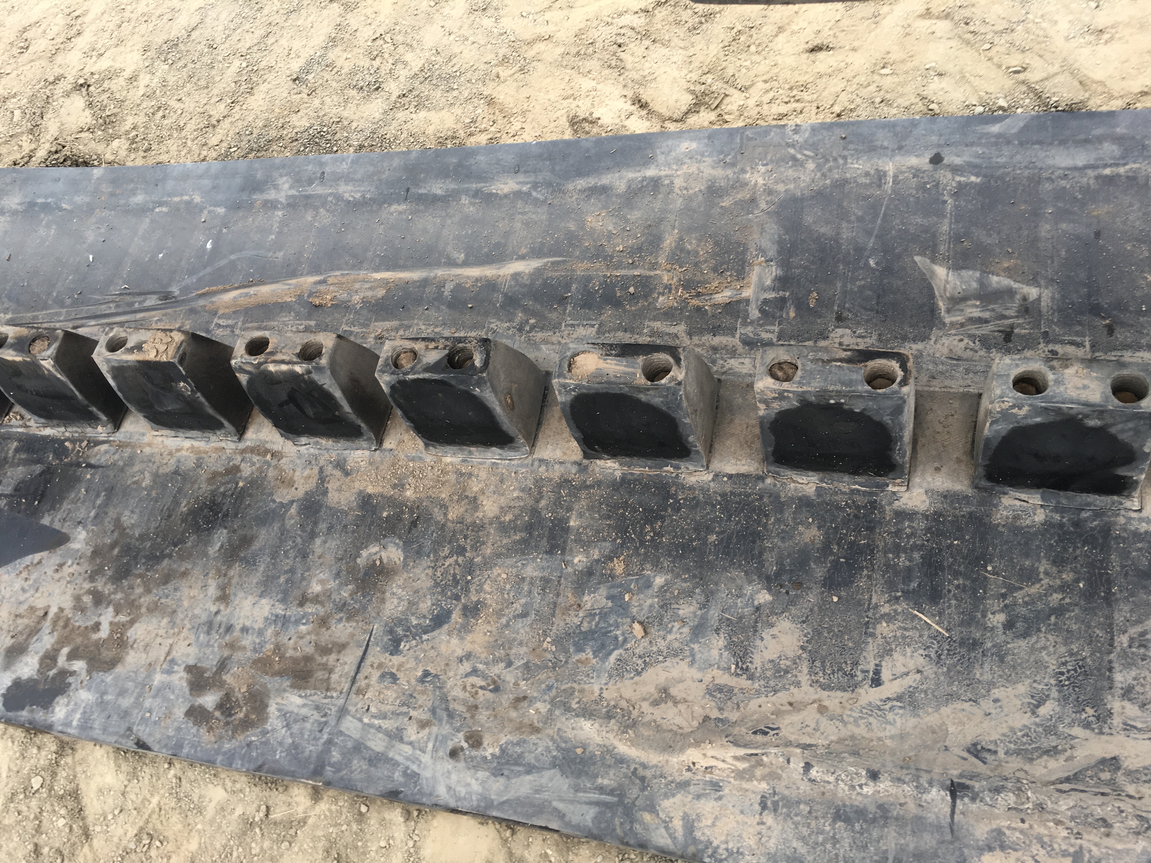Used 30" Cat Challenger 65-95 Track