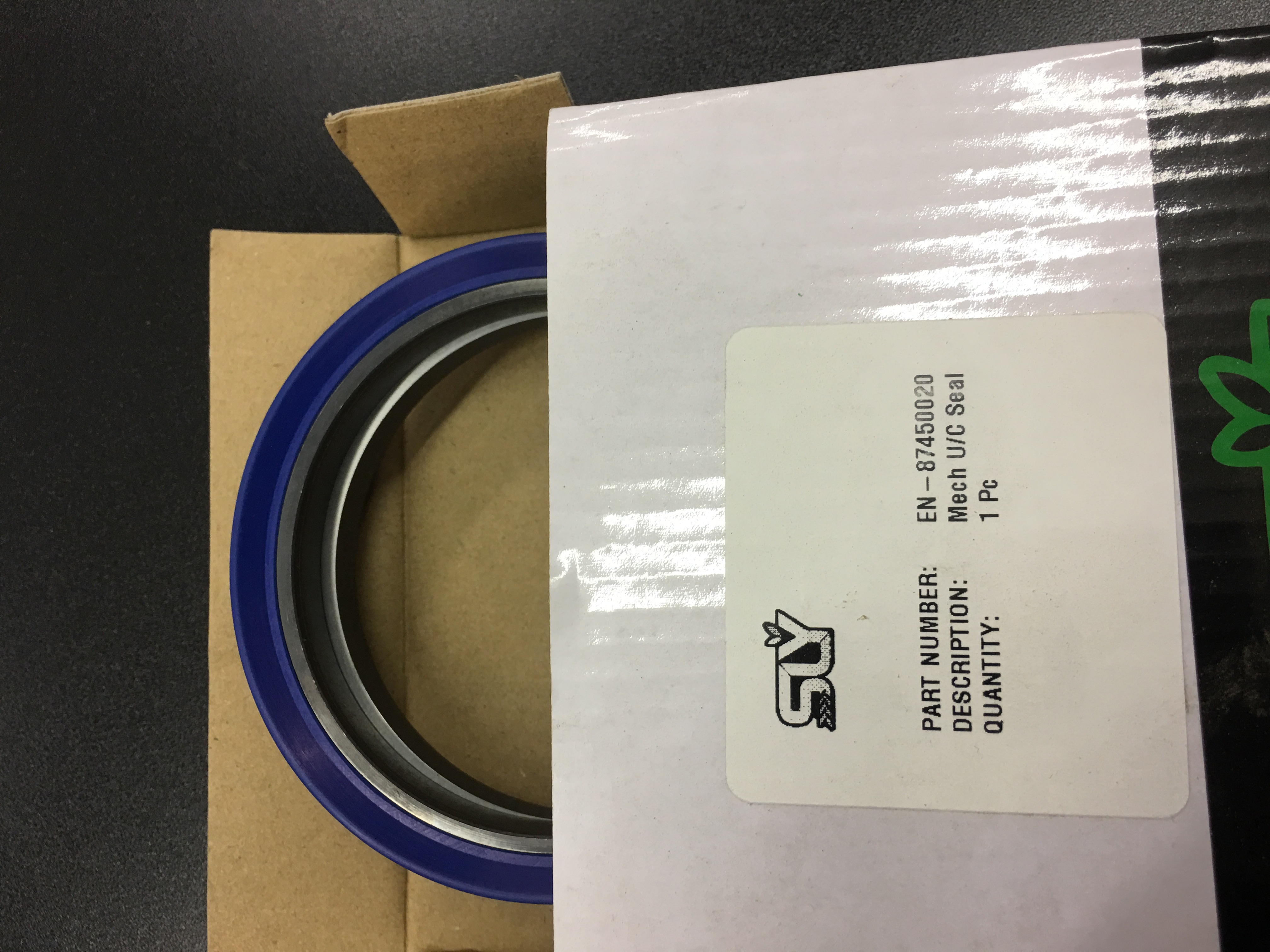 Case STX Quadtrac Mid Roller Seal